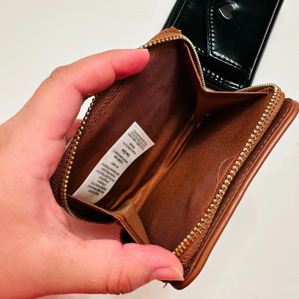 Bundle of 2 wallets